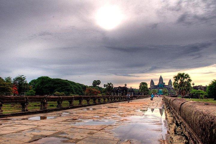 Angkor Wat Ruins with Sunset