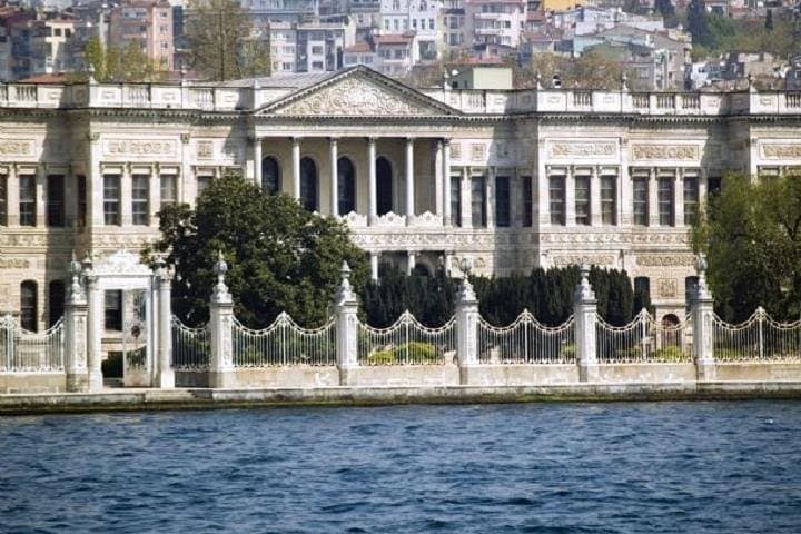 Beylerbeyi Palace & Camlica Hill Half Day Afternoon Tour