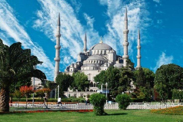 ISTANBUL HALF DAY MORNING TOUR (St SOPHIA BLUE MOSQUE GRAND BAZAAR)
