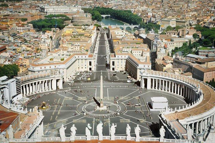 VIP Guided Tour Rome Colosseum, Vatican Museums, lunch included