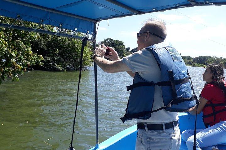 PRIVATE Granada+Apoyo Lagoon and Masaya volcano tour