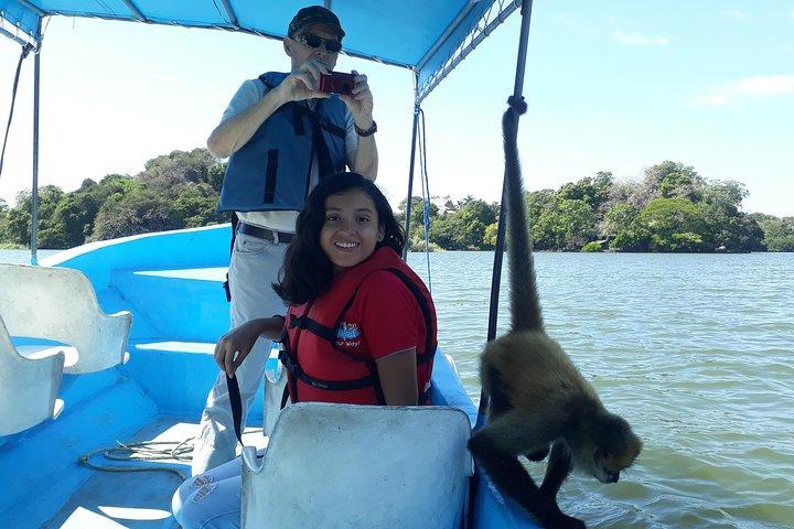 PRIVATE Granada+Apoyo Lagoon and Masaya volcano tour