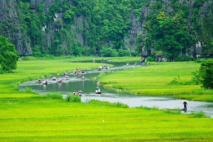 Mua Cave cycling tour and Trang An adventure day