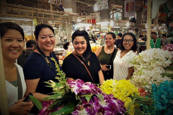 Explore Bangkok: Guided City and Temple Tour