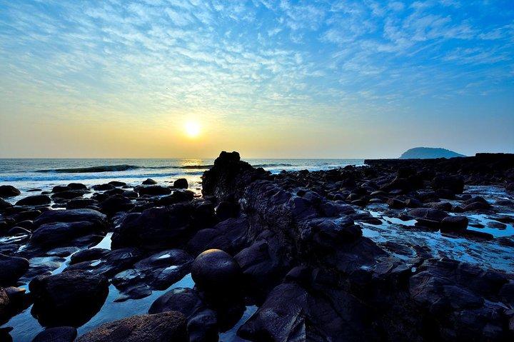 Private Day Tour to Zhangzhou Volcano National Park and Daimei Ancient Village