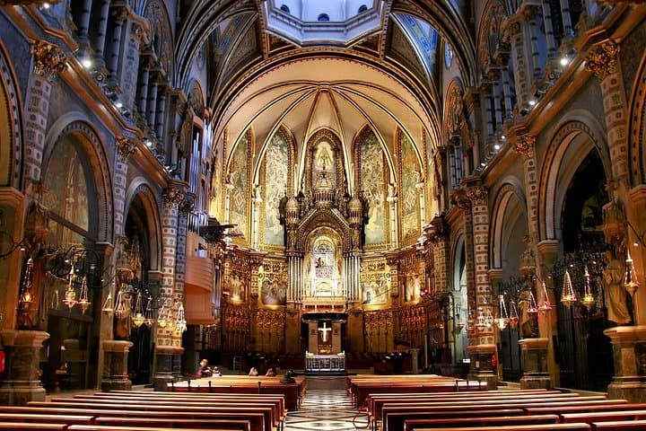 Montserrat Private Tour w/ Official Guide + Hotel or Port pick up