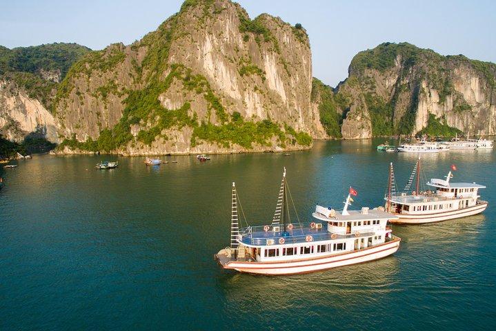 Luxury Halong Bay Day Tour - 6 hours cruising - Limousine transfers