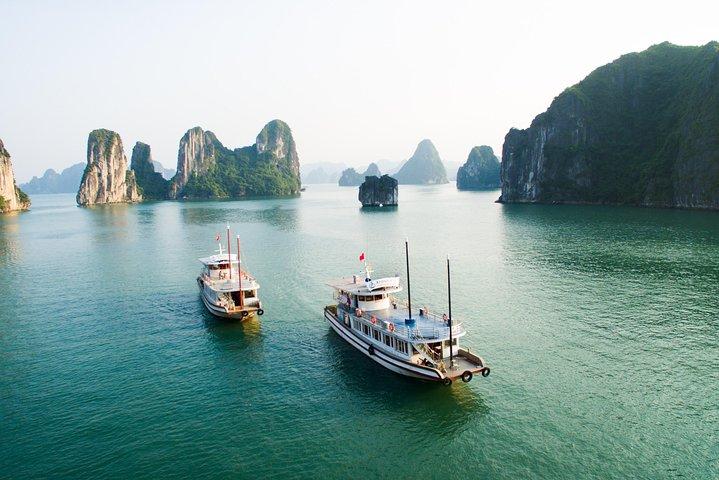 Luxury Halong Bay Day Tour - 6 hours cruising - Limousine transfers