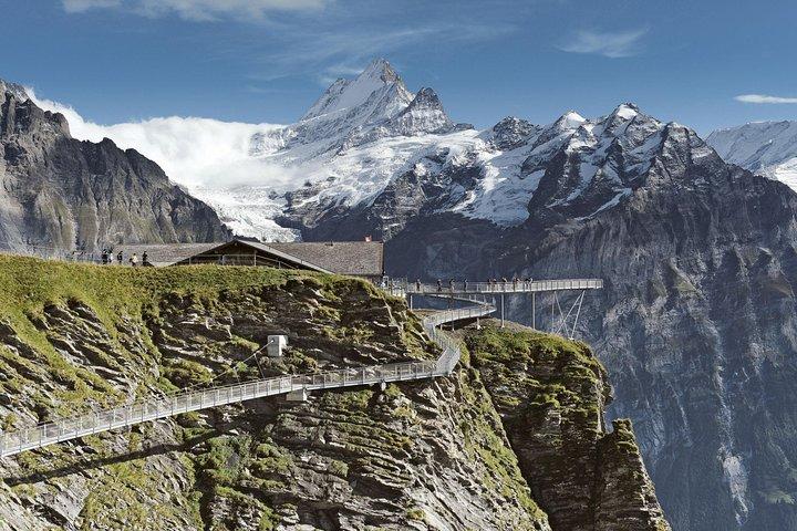 Swiss Alps: Interlaken and Grindelwald Day Trip from Zurich