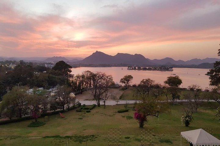 Evening Elegance – Shared Sunset Boat Cruise on Lake Pichola