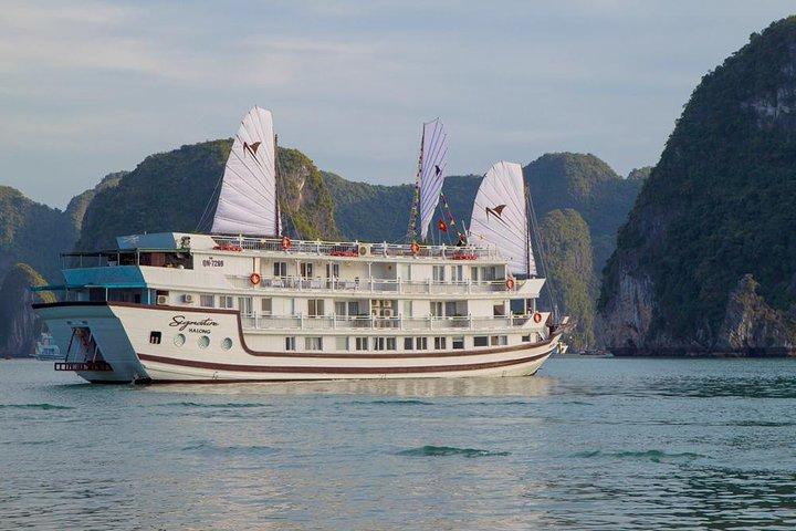 Bai Tu Long Bay Luxury Cruise 2D/1N: Visit Bai Tu Long bay & pristine places