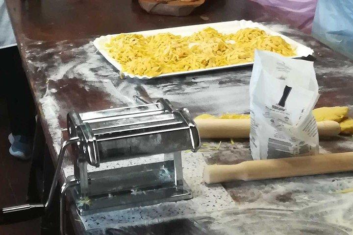Our Chefs' cooking experience refines your cooking skills.