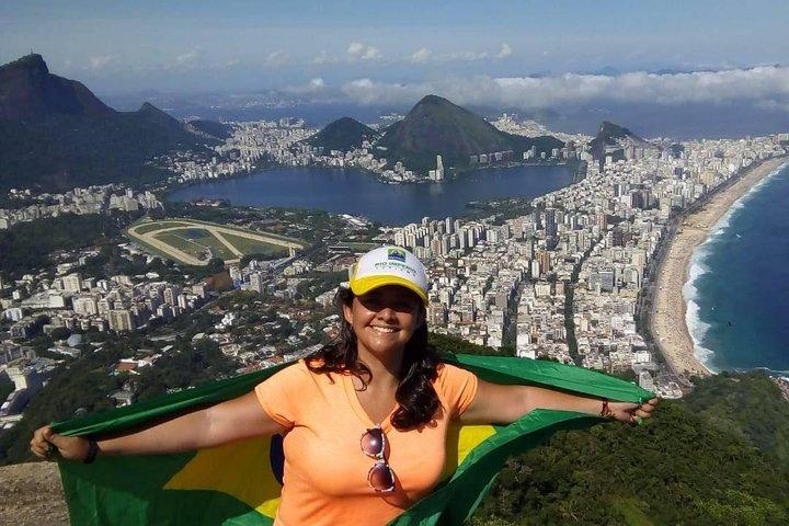 Hikking the Favela + Morro Dois Irmaos!