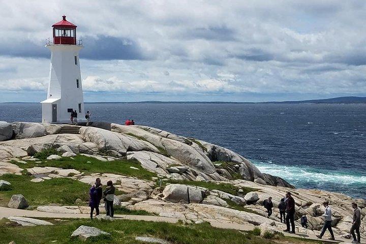 Peggy’s Cove/Mahone Bay & Lunenburg UNESCO HERITAGE SITE.