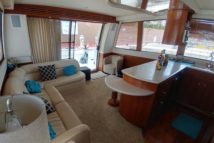 Playa Mujeres rent a Yacht 4hrs with Food and drinks aboard CA55