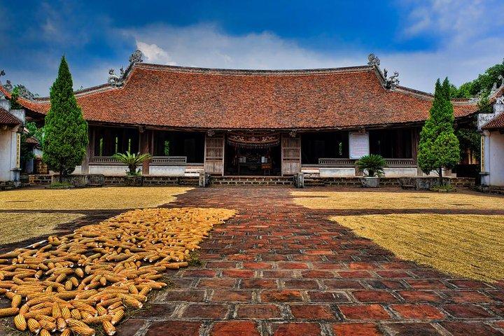 Duong Lam Ancient Village & Mia Pagoda 1 Day Trip