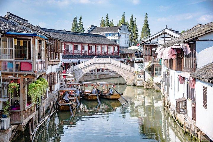Shanghai Private Tour: Zhujiajiao Water Town and Boat Ride