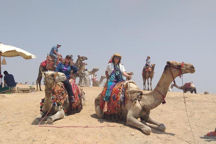 Private Day: Giza Pyramids, Egyptian Museum& The Old Market