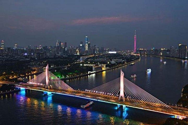Private Guangzhou Night Tour VIP Cruise and Dim-Sum Dinner Option