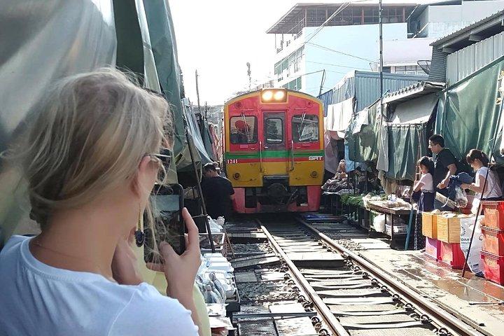 Private Excursion to Maeklong Railway & Amphawa Floating Markets