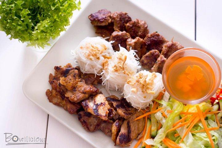 Hanoi Street Food Walking Tour With Expert Tourguide