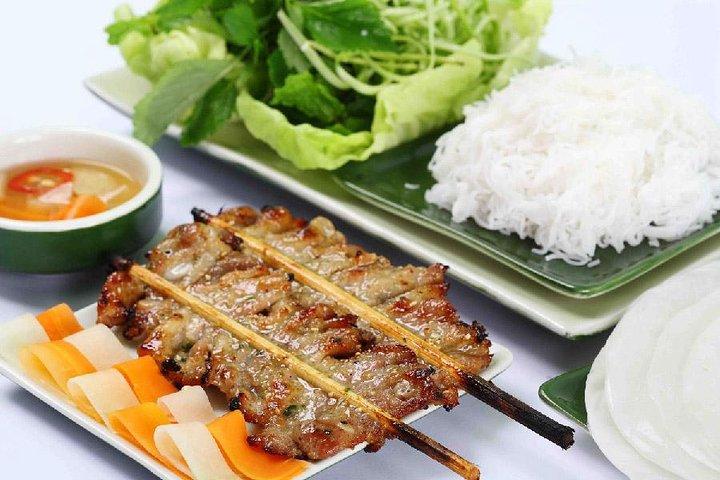 Hanoi Street Food Walking Tour With Expert Tourguide