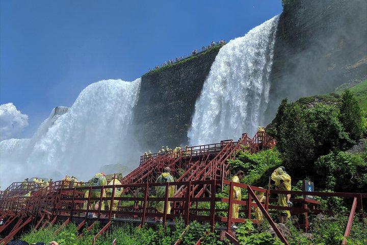 Niagara Falls American and Canadian 1 Day Tour W/ Maid Boat Ride