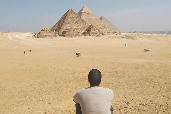 Explore Pyramids of Giza