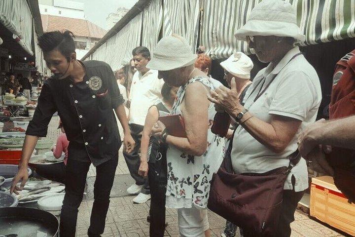 Experience half-day cooking class with market visit
