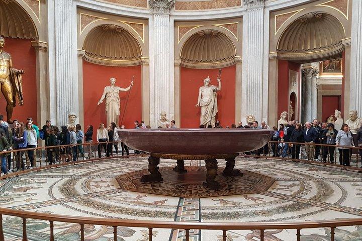Skip the Line Vatican Guided Tour with Sistine Chapel and St. Peter's Basilica