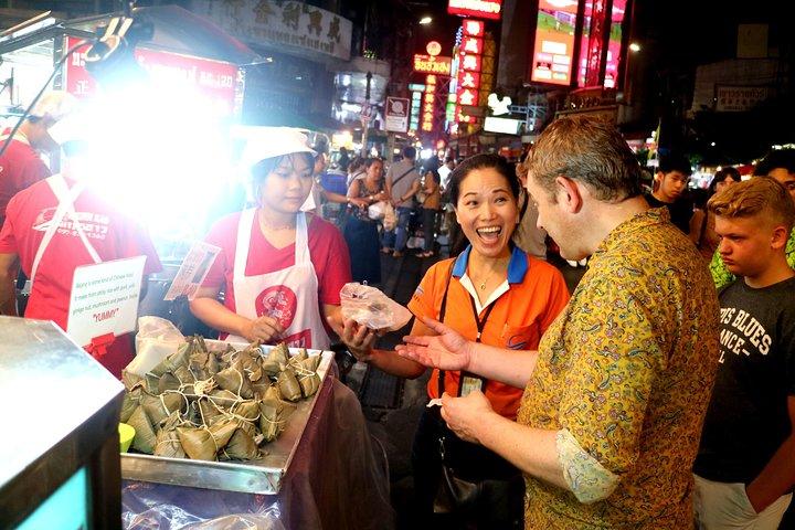 Tuk Tuk Bangkok Private Tour: WW2 Pad Thai, 360-Viewpoint, Chinatown (Pickup)