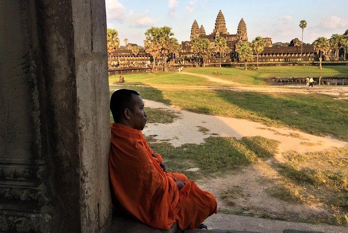 Angkor Wat Small tour Stunning Sunset by Shared Tour