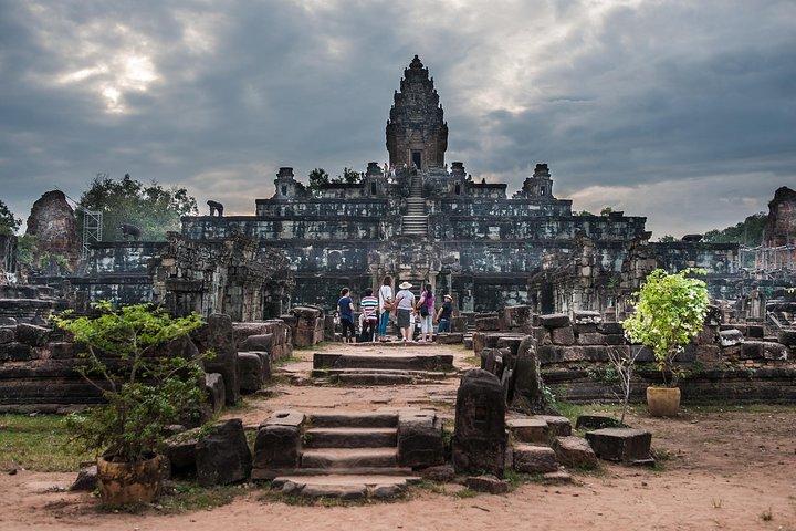 Full-Day Angkor Temple Complexes Discovery Tour by Join-In Minivan