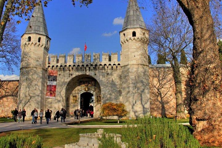 Istanbul Half Day Afternoon Tour: Topkapi Palace and Little Hagia Sophia