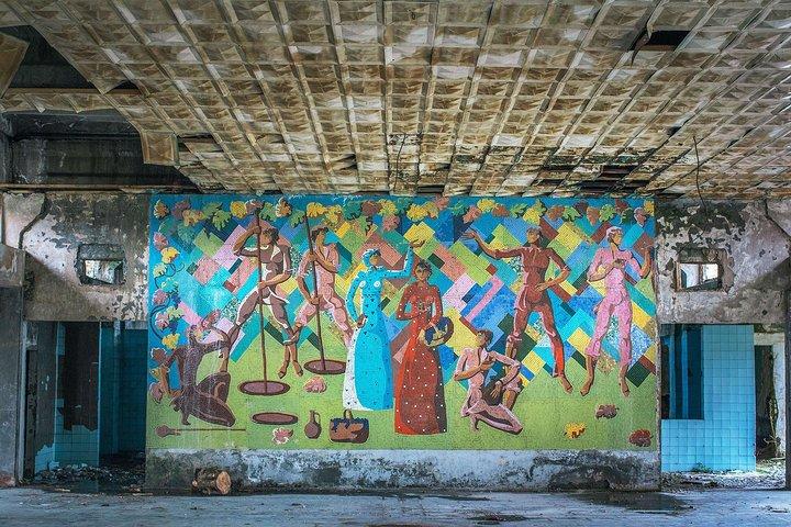 From Tbilisi: Tskaltubo & Chiatura: 2-days urbex tour