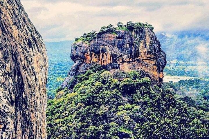 Private Sigiriya Day Tour with Friendly Chauffeur