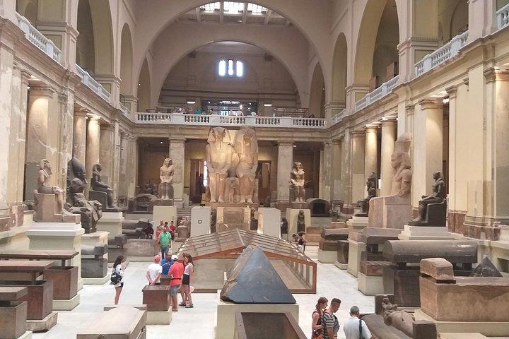 Private Day: Giza Pyramids, Egyptian Museum& The Old Market