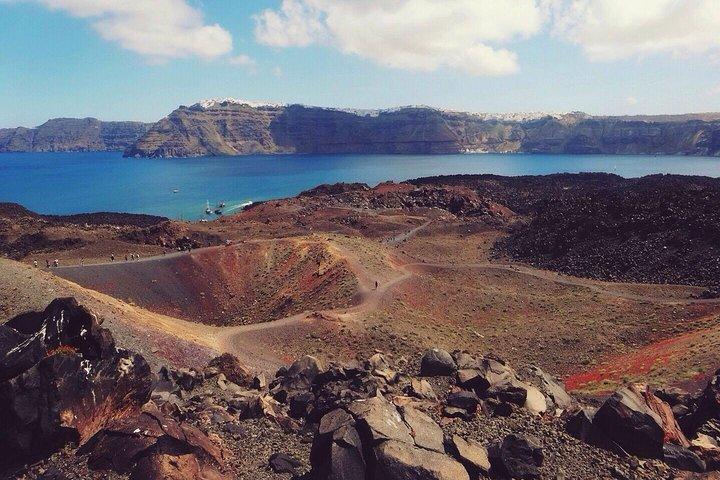 Santorini Volcanic Islands Cruise: Volcano, Hot Springs and Thirassia