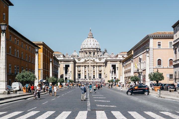 Visit the Vatican Museum in private skipping the line