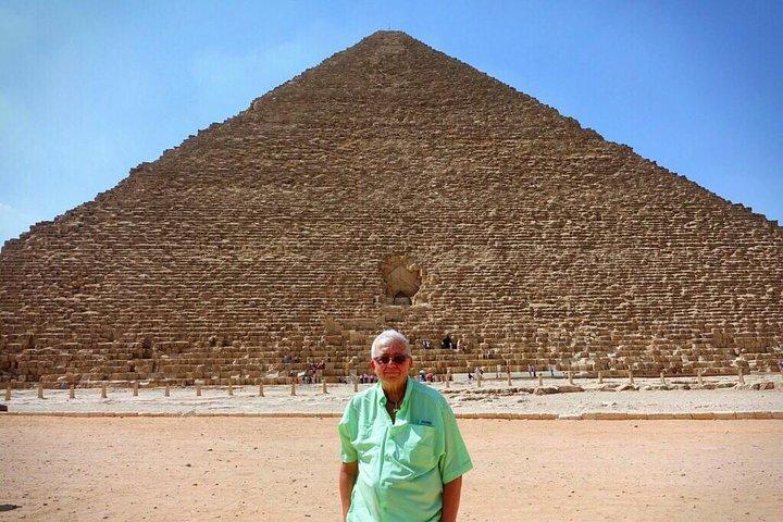 Day tour to Giza Pyramids, Lunch & Grand Egyptian museum