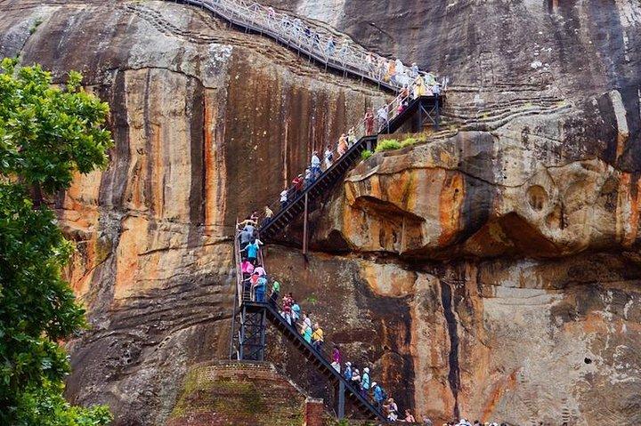 Day execution from last kingdom of kandy to rock forest sigiriya