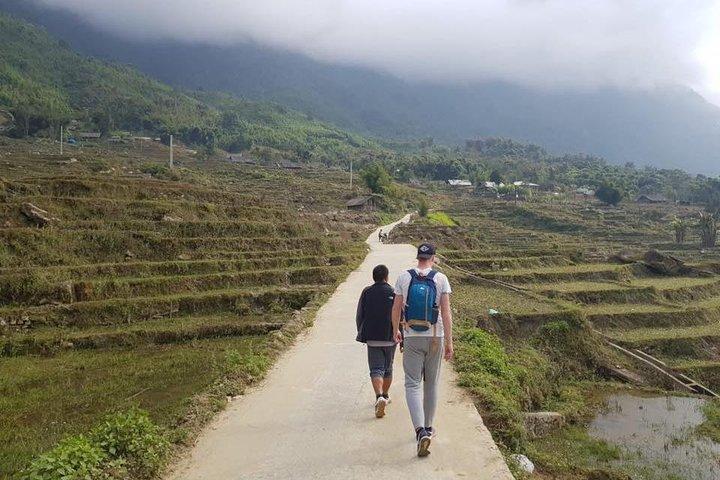 Sapa Trekking with Mama Chao 2Days/1Night - Limousine Bus - Sleep homestay