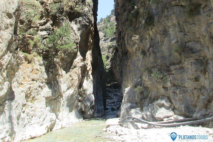 Samaria Gorge Trek: Full-Day Excursion from Rethymno with Guide