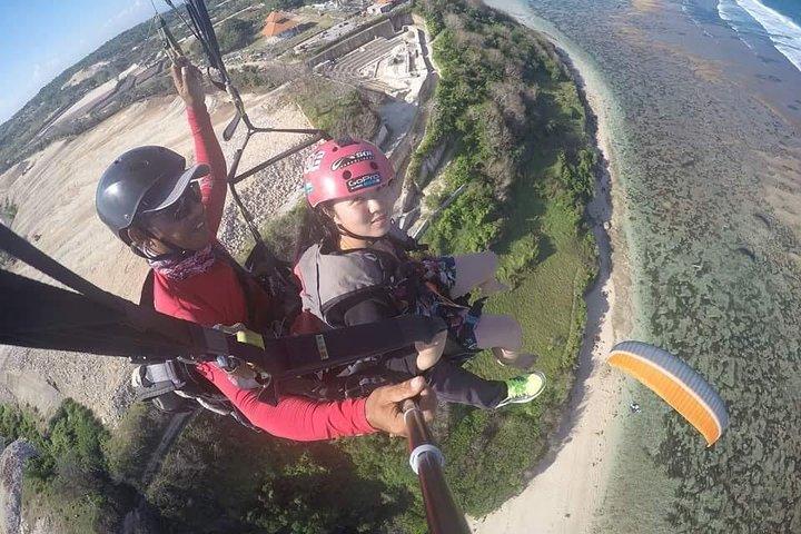 Paragliding Bali at Uluwatu Cliff with Photos/Videos