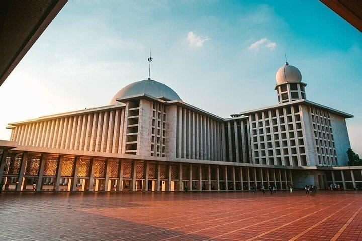 4 Hours Jakarta Private City Tour - (Most Tourist Attractions)