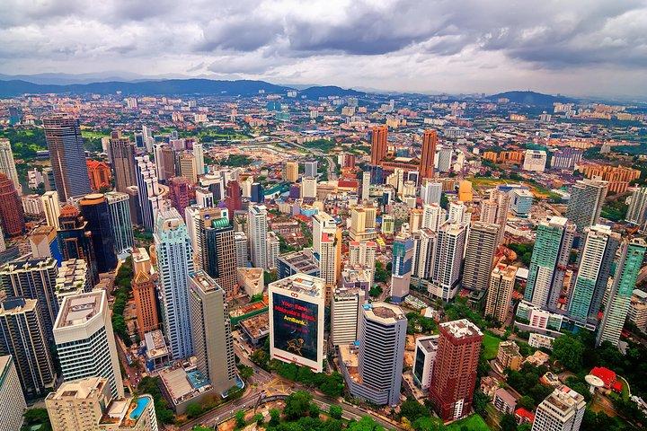 Petronas Twin Towers Skybridge and Kuala Lumpur City Tour
