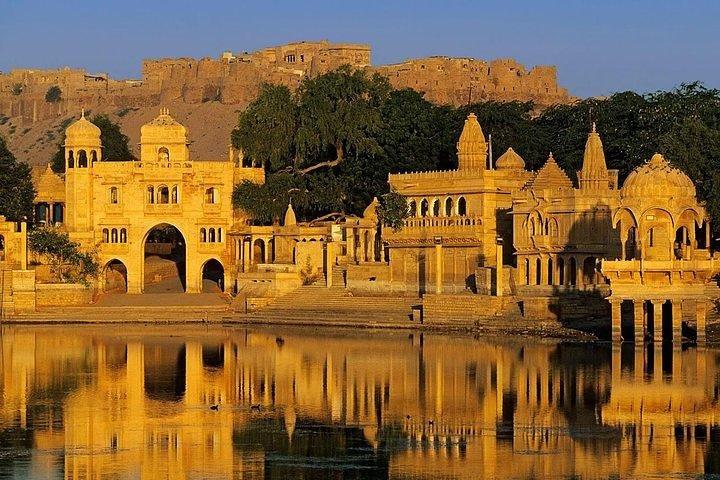 From Jaisalmer: Walking Tour of Havelis with a Visit to Jain Temple
