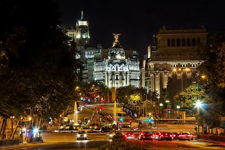 Madrid Private Night Walking Custom Tour with Tapa and a Drink