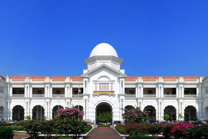 Ipoh Private Day Tour with Gua Tempurung Cave & Kellie's Castle