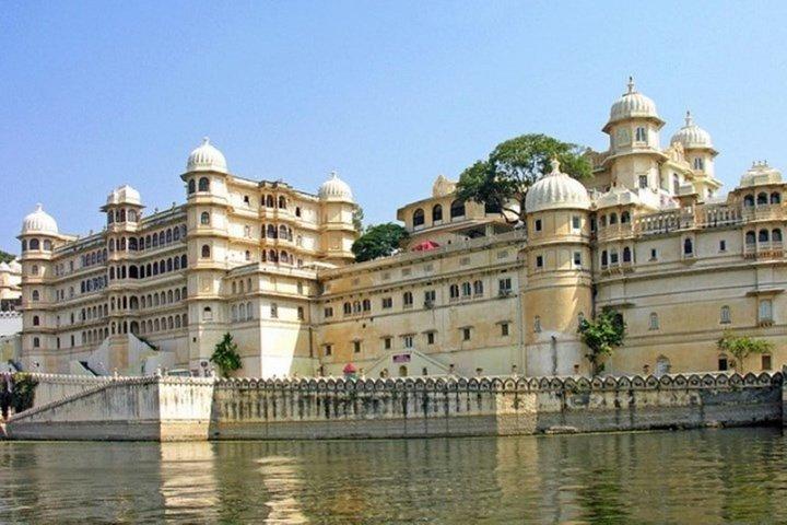 Private Transfer From Jodhpur To Udaipur With Optional Stops